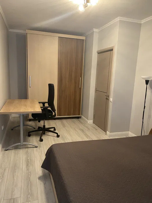Apartament decomandat, 2 balcoane, zona Abatorului