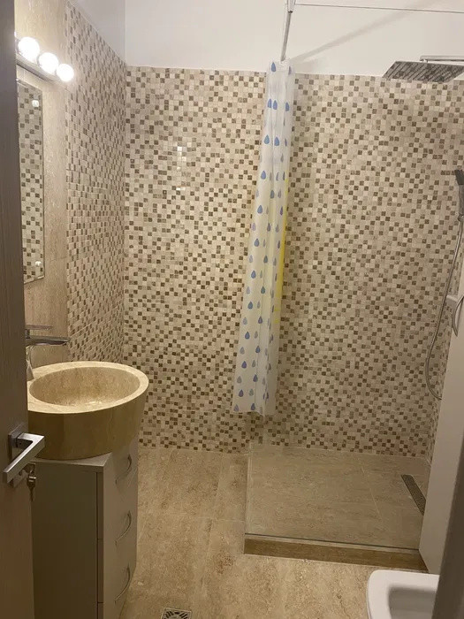 Apartament decomandat, 2 balcoane, zona Abatorului