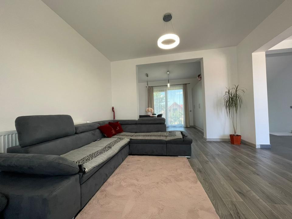 Casă individuala de vanzare cu 4 camere, amplasata pe un teren de 412 mp!