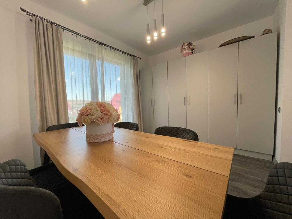 Casă individuala de vanzare cu 4 camere, amplasata pe un teren de 412 mp!