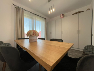 Casă individuala de vanzare cu 4 camere, amplasata pe un teren de 412 mp!