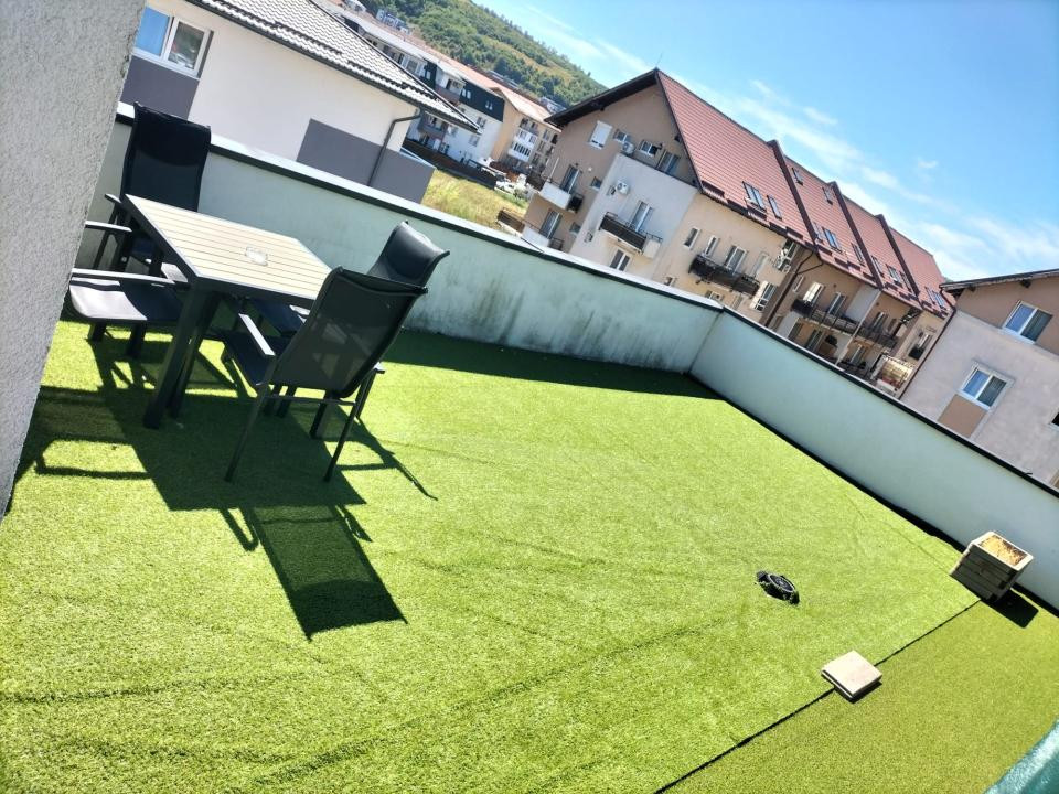 Apartament modern de inchiriat, 2 camere cu terasa si parcare subterana!