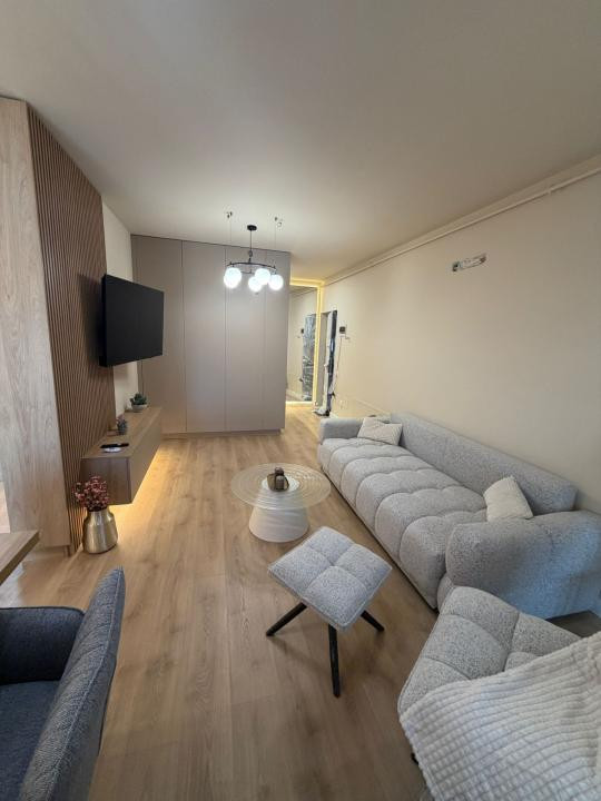Apartament cu 3 camere, 66 mp, parcare, balcon, zona Tineretului