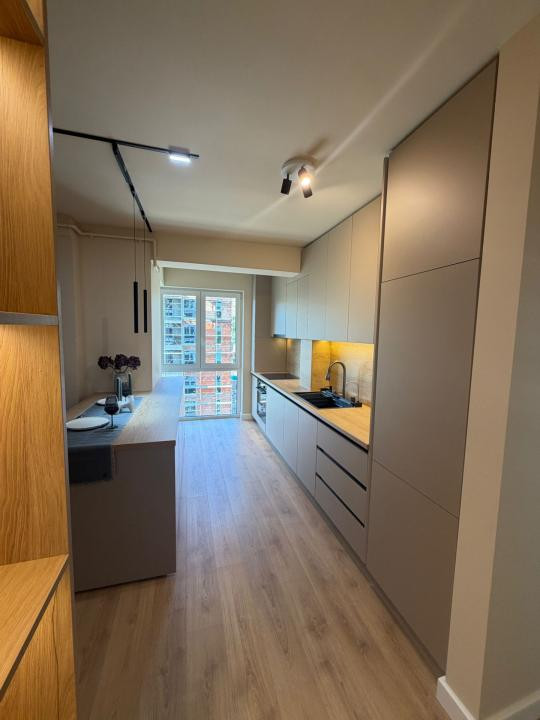 Apartament cu 3 camere, 66 mp, parcare, balcon, zona Tineretului