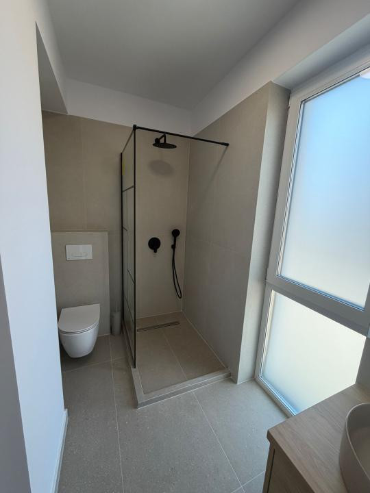 Apartament cu 3 camere, 66 mp, parcare, balcon, zona Tineretului