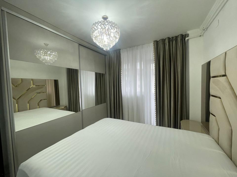 Apartament de vanzare 4 camere in zona Cetatii!