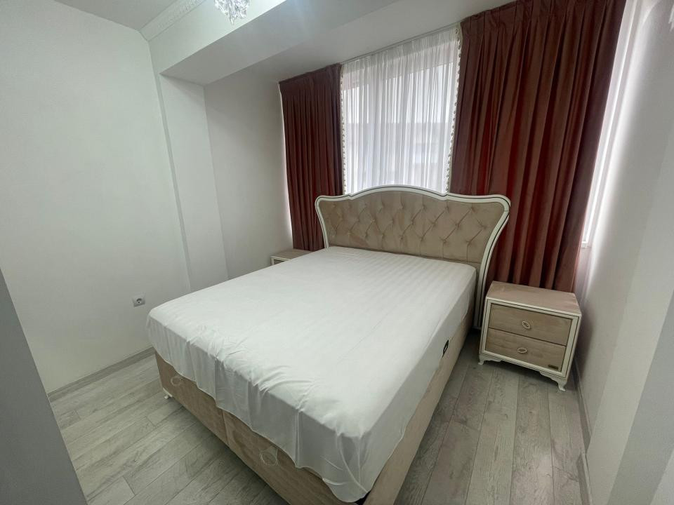 Apartament de vanzare 4 camere in zona Cetatii!