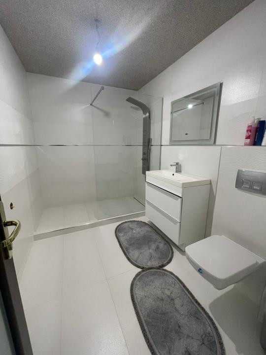 Apartament de vanzare 4 camere in zona Cetatii!