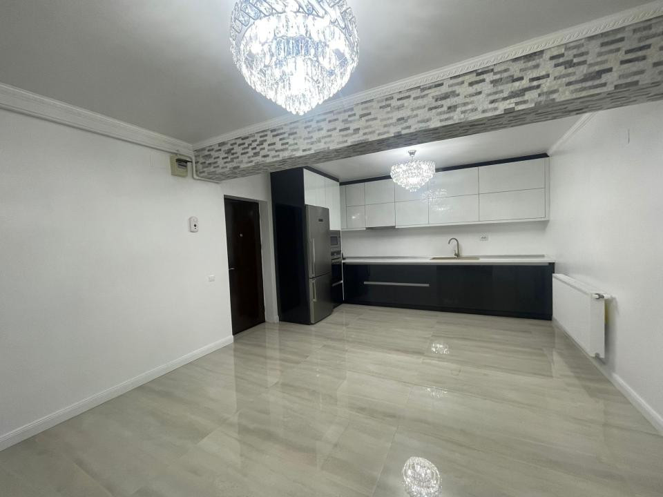 Apartament de vanzare 4 camere in zona Cetatii!