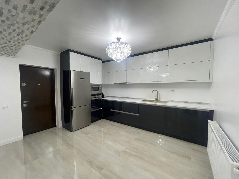 Apartament de vanzare 4 camere in zona Cetatii!