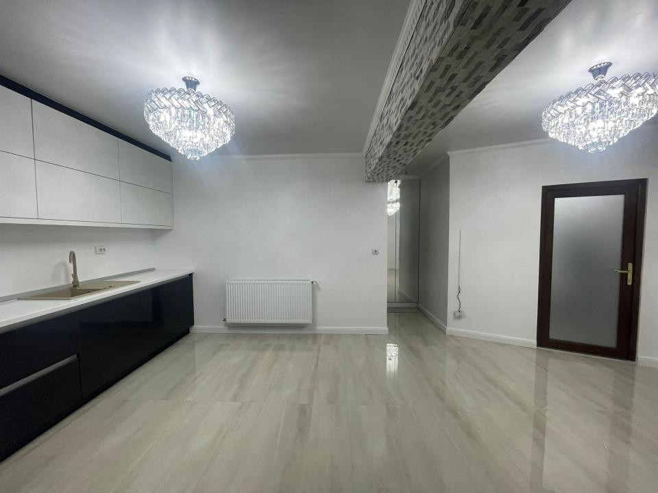 Apartament de vanzare 4 camere in zona Cetatii!
