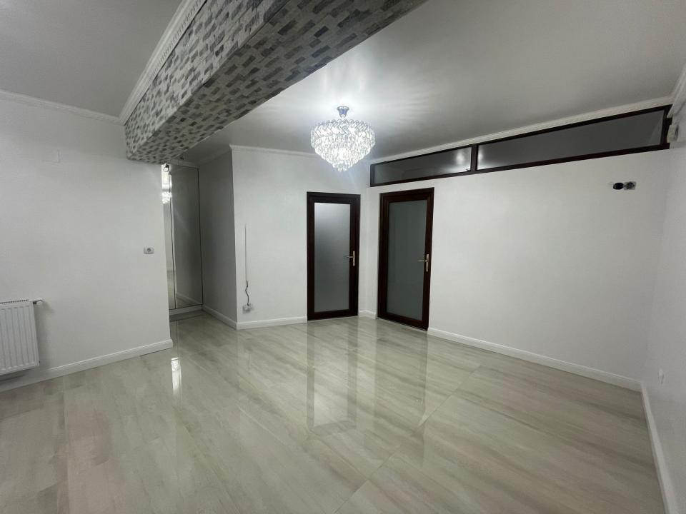 Apartament de vanzare 4 camere in zona Cetatii!