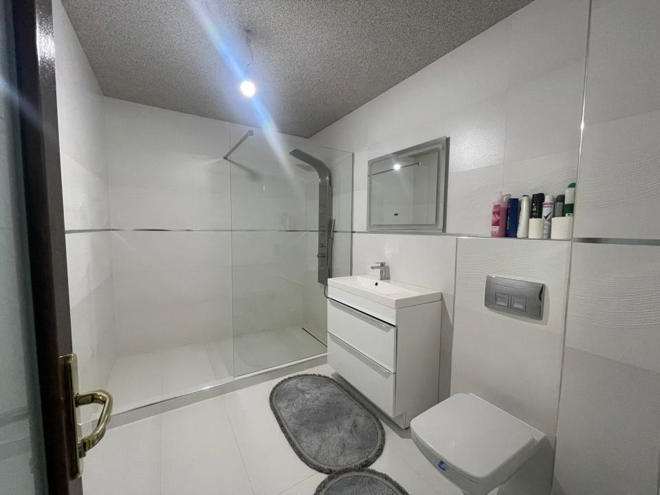 Apartament de vanzare 4 camere in zona Cetatii!