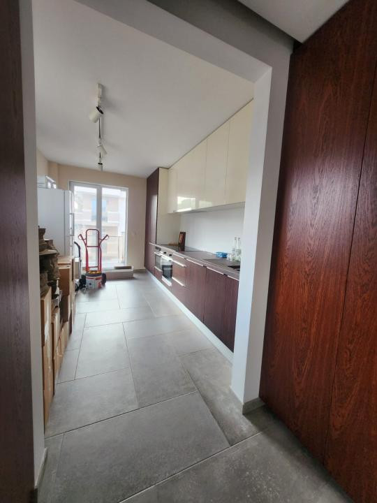 Apartament cu 3 camere, 66 mp, balcon, zona Teilor