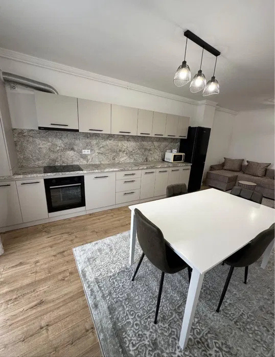 Apartament in bloc nou, finisat modern, zona Eroilor