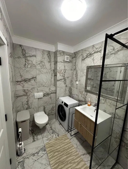 Apartament in bloc nou, finisat modern, zona Eroilor