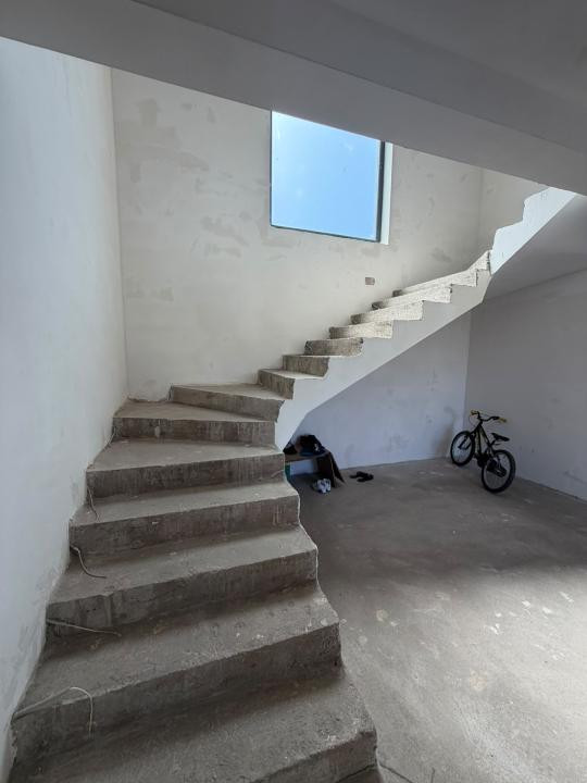 Casa individuala, 5 camere, amplasat pe un teren de 450 mp zona Subcetate!