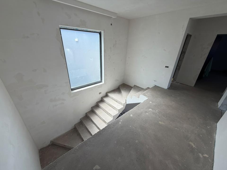 Casa individuala, 5 camere, amplasat pe un teren de 450 mp zona Subcetate!