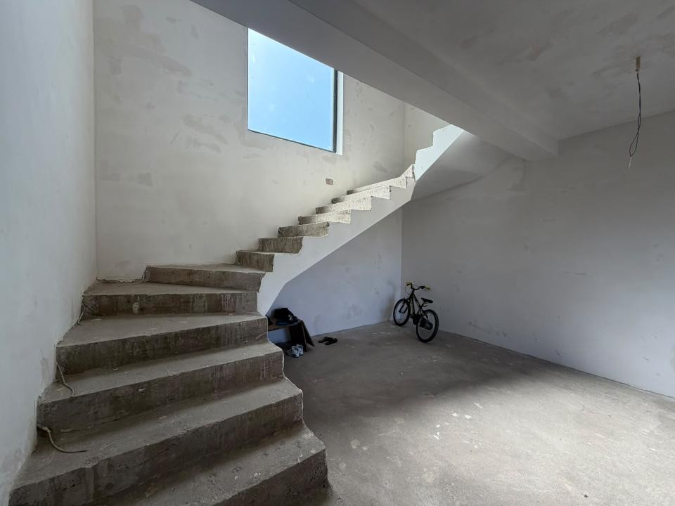 Casa individuala, 5 camere, amplasat pe un teren de 450 mp zona Subcetate!