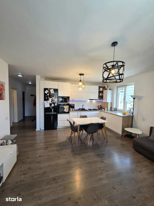 Apartament cu 3 camere, etaj intermediar, zona clinicii AMETHYST