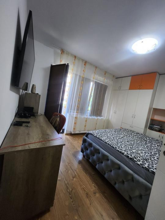 Apartament cu 3 camere, 61 mp, 2 balcoane, zona Florilor