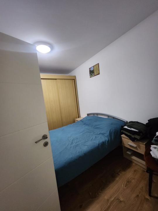 Apartament cu 3 camere, 61 mp, 2 balcoane, zona Florilor