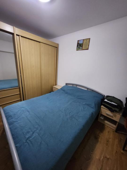 Apartament cu 3 camere, 61 mp, 2 balcoane, zona Florilor