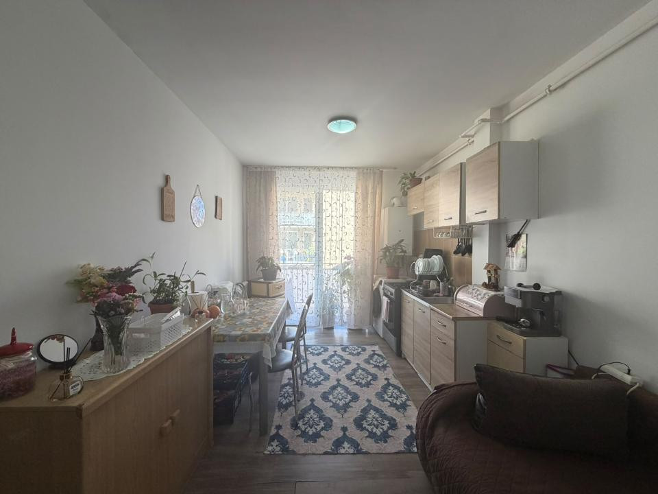 Apartament de vanzare 2 camere zona Eroilor!