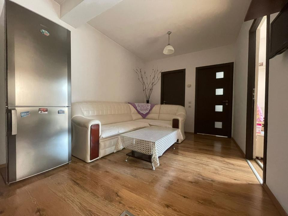 Apartament de vanzare 2 camere decomandate zona Florilor!
