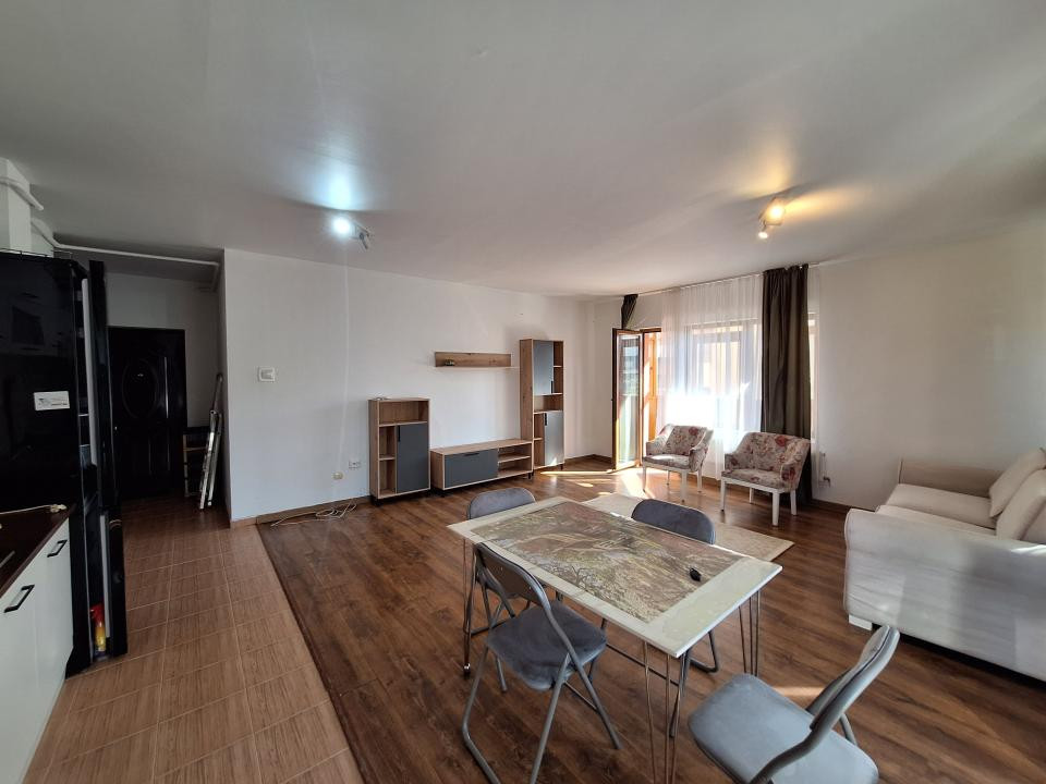 Apartament spatios, parcare, 3 balcoane, zona LIDL