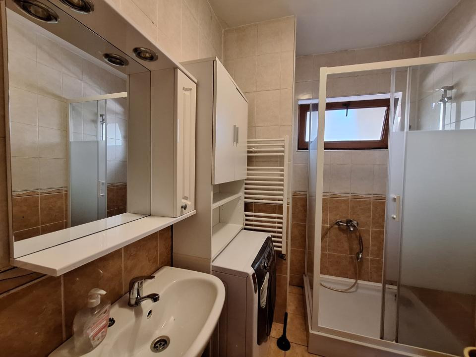 Apartament spatios, parcare, 3 balcoane, zona LIDL