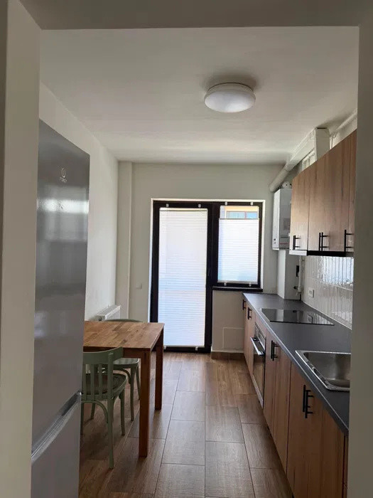 Apartament decomandat, parcare, etaj intermediar, zona Eroilor