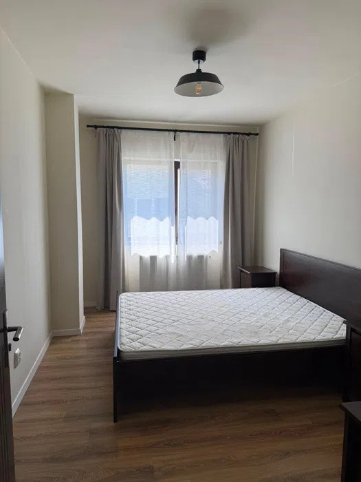 Apartament decomandat, parcare, etaj intermediar, zona Eroilor