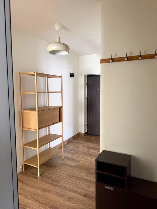 Apartament decomandat, parcare, etaj intermediar, zona Eroilor