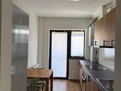 Apartament decomandat, parcare, etaj intermediar, zona Eroilor