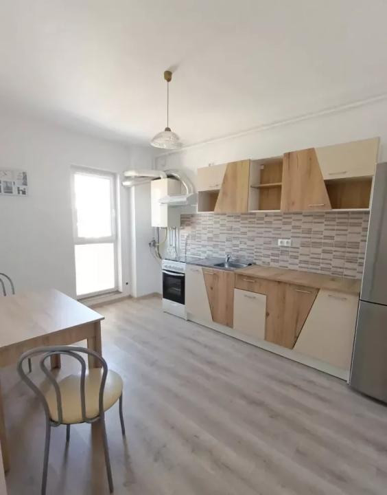 Apartament 1 camera de inchiriat in zona Centrala pe Eroilor din Floresti!