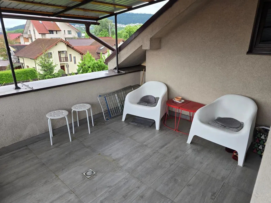 Apartament cu 2 camere, terasa de 40 mp, zona Parcului Poligon