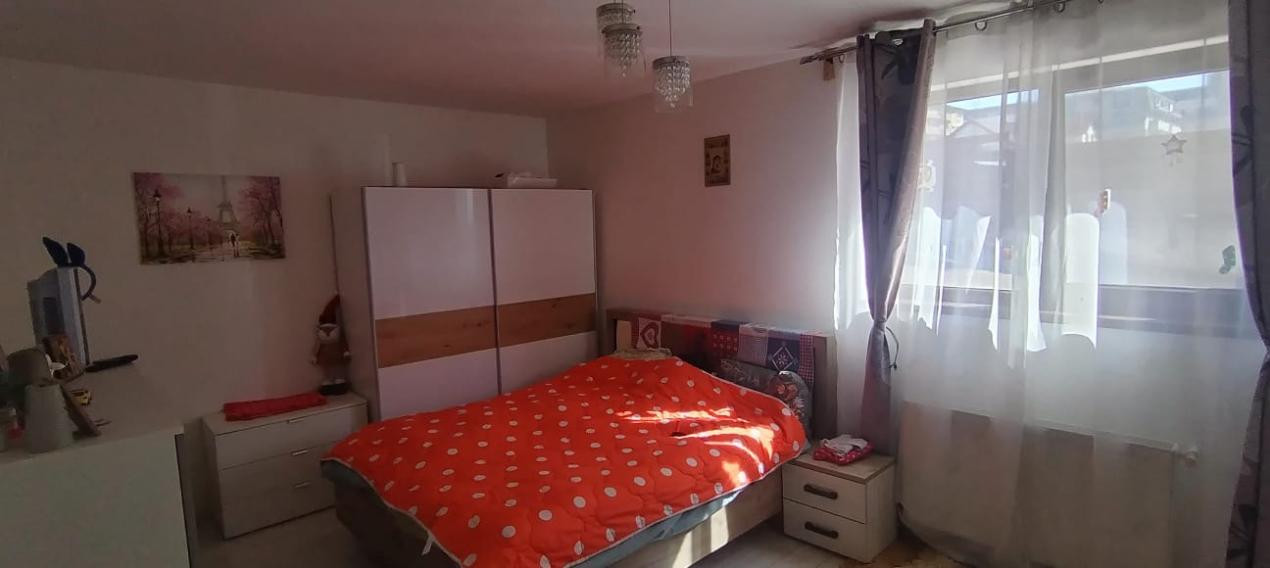 Apartament cu 3 camere, 58 mp utili ,zona Stejarului 