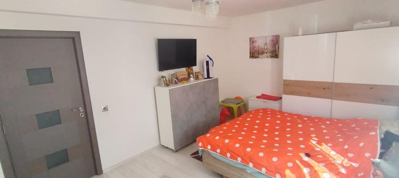 Apartament cu 3 camere, 58 mp utili ,zona Stejarului 