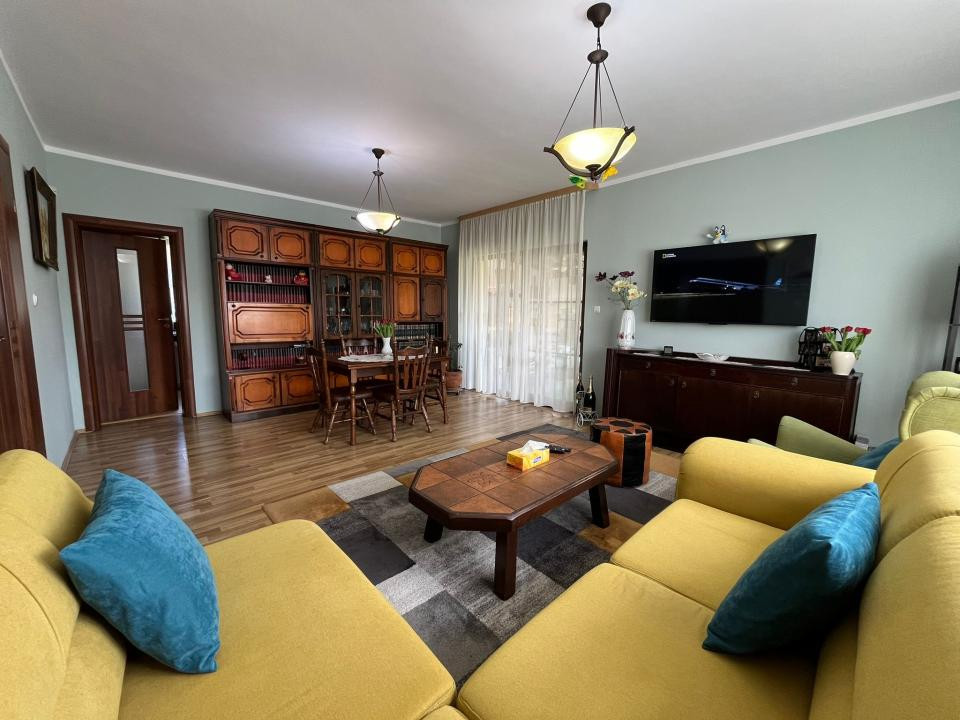 Casa individuala, 7 camere, teren 1076 mp!