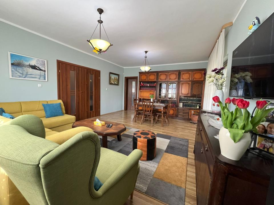 Casa individuala, 7 camere, teren 1076 mp!
