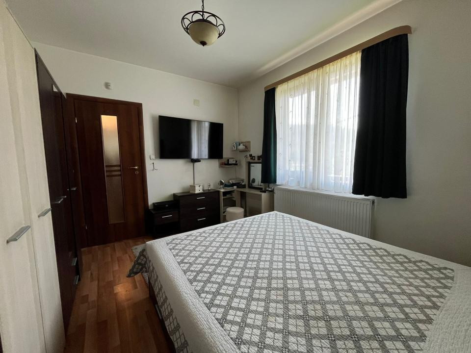 Casa individuala, 7 camere, teren 1076 mp!