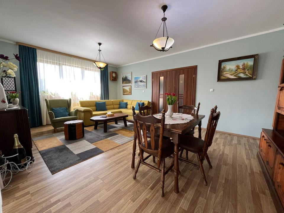 Casa individuala, 7 camere, teren 1076 mp!