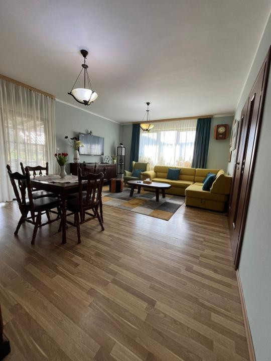 Casa individuala, 7 camere, teren 1076 mp!