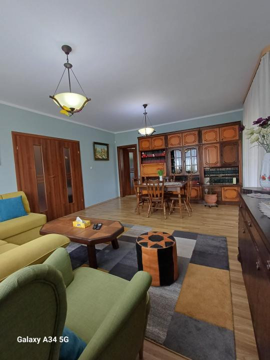 Casa individuala, 7 camere, teren 1076 mp!