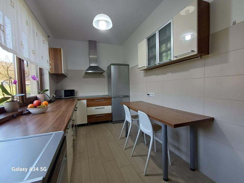 Casa individuala, 7 camere, teren 1076 mp!