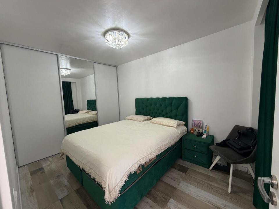 Apartament modern de vanzare 3 camere cu gradina, si parcare zona Cetatii!