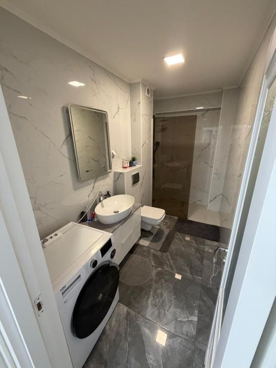 Apartament modern de vanzare 3 camere cu gradina, si parcare zona Cetatii!