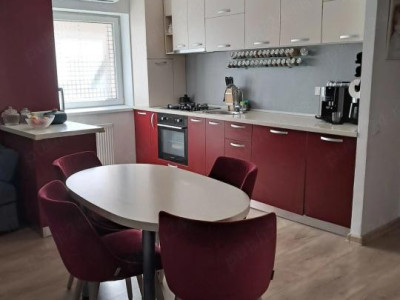 Apartament cu 3 camere, 57 mp, etaj intermediar, zona Razoare