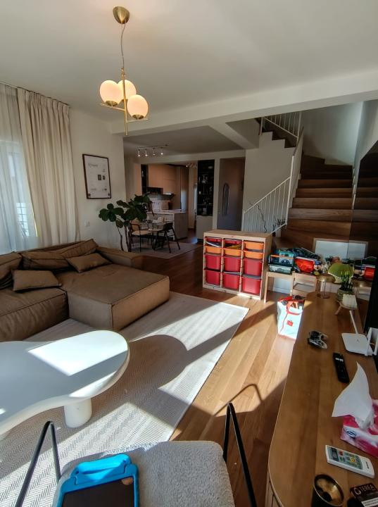 DUPLEX ULTRA-LUX | 4 CAMERE | TEREN 250 MP | 2 PARCĂRI 